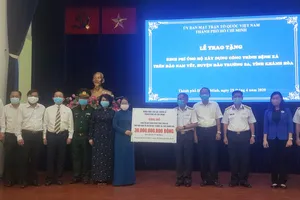 Trao tặng 30 tỷ đồng kinh phí xây dựng Bệnh xá trên đảo Nam Yết, Trường Sa