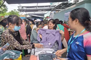 Phiên chợ 0 đồng, Bệnh viện TP Thủ Đức: Trao yêu thương, gieo mầm hạnh phúc