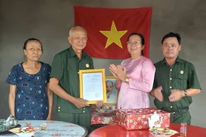 Tặng nhà Nghĩa tình đồng đội cho cựu chiến binh khó khăn ở Vĩnh Long