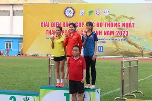 Nguyễn Thị Huyền giành HCV 400m tại Cúp Tốc độ Thống Nhất 2023. Ảnh: THANH TÙNG