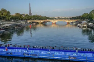 Lễ khai mạc độc đáo và khác biệt diễn ra ở sông Seine