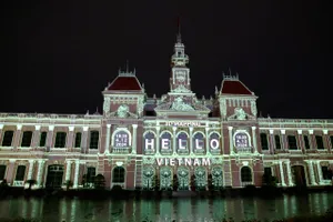 Chương trình trình chiếu Mapping đầy ấn tượng tại UBND TPHCM. Ảnh: DŨNG PHƯƠNG 