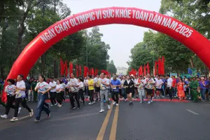 Gần 5.000 VĐV tham gia hưởng ứng Ngày chạy Olympic 2025. Ảnh: DŨNG PHƯƠNG 