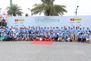 Các tuyển thủ hào hứng tham dự Giải golf Ngoại giao Hữu nghị 2026. Ảnh: THANH TÙNG 