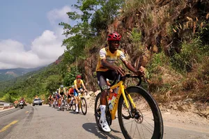 Mugisha Moise (dẫn đầu) góp công lớn cho chiến thắng của TPHCM. Ảnh: Hoàng Hùng