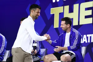 Novak Djokovic gặp và giao lưu với Lionel Messi trước thềm trận chung kết World Cup ở New York. Ảnh Trung Nghĩa