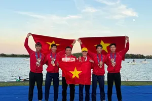 Các tay chèo rowing TPHCM giành 2 HCĐ ASIAD 20. Ảnh: ĐỨC TÂN