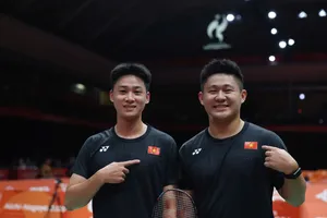 Đình Hoàng và Đình Mạnh đoạt vé vào tứ kết đôi nam cầu lông ASIAD 20. Ảnh: HẢI AN