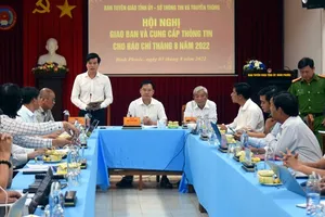 Vụ bé gái 7 tuổi bị bạo hành ở Bình Phước: Cha ruột ở Nghệ An nhận con về nuôi