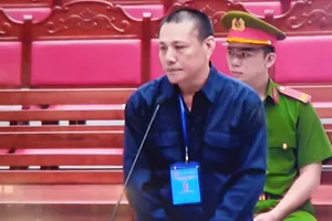 Vụ buôn xăng lậu trị giá 2.900 tỷ đồng: Viện KSND giữ nguyên quan điểm truy tố bị cáo cầm đầu 16-17 năm tù giam