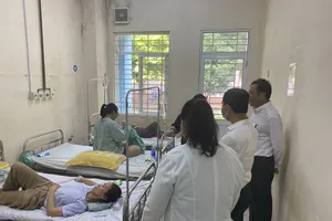 Vụ gần 500 người ngộ độc bánh mì: Bộ Y tế làm việc với Đồng Nai