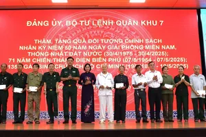 Bộ Tư lệnh Quân khu 7 thăm, tặng quà gia đình chính sách tại Đồng Nai