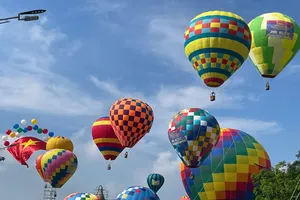 Đồng Nai: Festival khinh khí cầu thu hút hàng ngàn người đến thưởng lãm