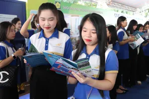 Hàng ngàn người tham gia ngày hội việc làm sân bay Long Thành