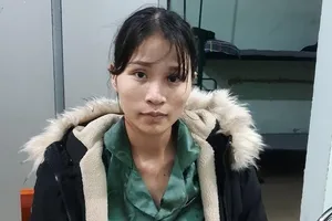 Bắt đối tượng lừa đảo vé máy bay “giải cứu” người mắc kẹt do dịch Covid-19