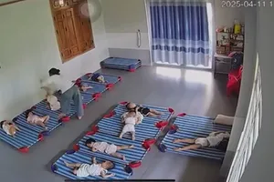 Quảng Nam: Điều tra, làm rõ vụ chủ cơ sở mầm non đánh trẻ 20 tháng tuổi do không ngủ trưa