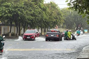 Mưa lớn gây ngập cục bộ ở nhiều tỉnh miền Trung