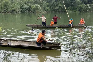 Đà Nẵng: Ghe chở 7 người đi làm rẫy bị lật, một người tử vong