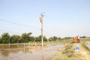 Lực lượng chức năng đang khắc phục sự cố sau vụ việc