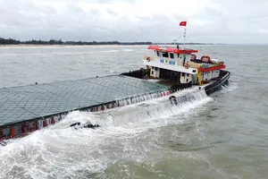 Tàu hàng hơn 3.400 tấn gặp sự cố, mắc cạn trên vùng biển Quảng Trị