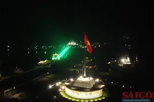 “Nhuộm xanh” cầu Hiền Lương nhân kỷ niệm thiết lập quan hệ ngoại giao Việt Nam - Ireland