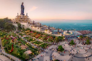 Mùa lễ tạ thiêng liêng trên núi Bà Đen