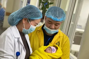 Đêm giao thừa và những đóa hoa nở trong bệnh viện