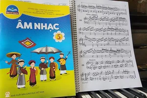 Thưởng thức âm nhạc từ… SGK