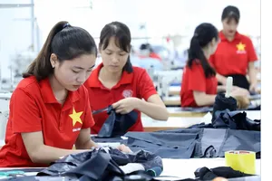 Từ quốc gia nghèo đến nền kinh tế phát triển nhanh nhất - Bài 4: Để lại là những… quả đấm thép