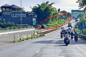 Cầu xây xong chờ... đấu nối