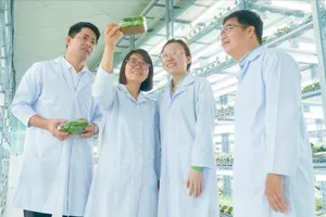 50 năm non sông liền một dải - Bài 11: Khoa học công nghệ khẳng định vai trò động lực