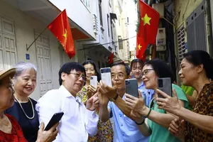 Ông Bí thư chi bộ bình dân học vụ số