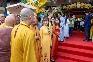 Tỷ phú Nguyễn Thị Phương Thảo dự Đại lễ Vesak 2025: Kết nối tinh thần Phật giáo với triết lý kinh doanh lương thiện vì cộng đồng