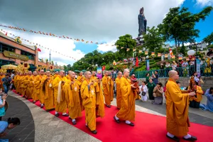 Những khoảnh khắc lịch sử tại Núi Bà Đen trong Đại lễ Vesak 2025