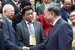 “Đại bàng” và “chim sẻ”