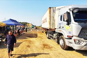 Tuyến cao tốc Vĩnh Hảo - Phan Thiết: Đường bong tróc, trạm dừng nghỉ “lụi”