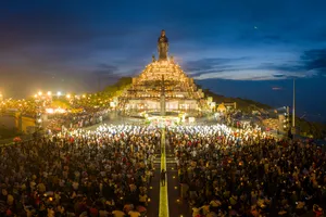 Du khách tìm về núi Bà Đen để tỏ lòng tôn kính Quán Thế Âm Bồ Tát trong tháng 6 Âm lịch