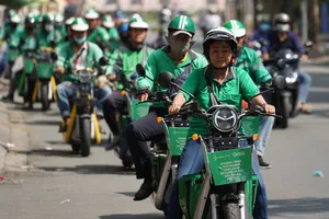 TPHCM: Sau 2 năm, có thể chuyển đổi 80% xe dịch vụ 2 bánh sang xe điện