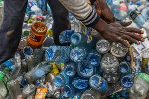 Tái chế sẽ vô nghĩa nếu không giảm sản xuất nhựa