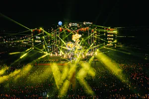Gần 5 vạn người hội tụ về T&T City Millennia trải nghiệm 2 công trình kỷ lục quốc gia và đại nhạc hội