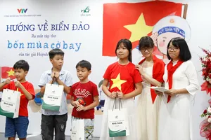 Nói với trẻ thơ về tình yêu đất nước