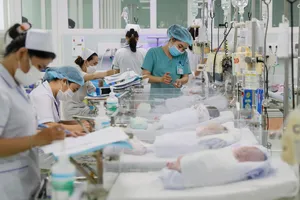 Ngày An toàn người bệnh thế giới 17-9: Nuôi dưỡng sự sống cho trẻ sơ sinh