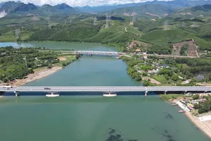 Những cuộc hội ngộ đặc biệt bên bến phà II Long Đại