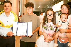 Kỳ vương Lại Lý Huynh: Chinh phục thế giới từ bàn cờ vỉa hè