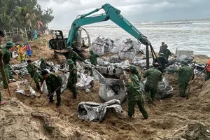 Khẩn trương ứng phó mưa lũ, ngập lụt tại Trung Trung bộ