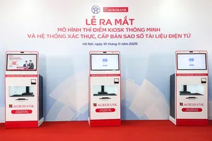 Agribank đồng hành cùng TP Hà Nội trong chuyển đổi số, tài trợ Kiosk thông minh - bước tiến mới trong cải cách hành chính