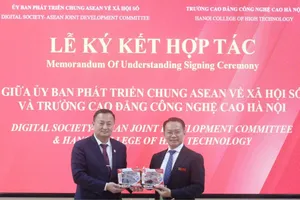 Ủy ban Phát triển Chung ASEAN về Xã hội Số và Trường Cao đẳng Công nghệ Cao Hà Nội ký ghi nhớ hợp tác chiến lược