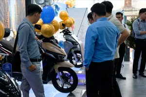 VinFast khai trương 66 đại lý xe máy điện mới trong 1 ngày, lần đầu ra mắt mô hình showroom cao cấp EV-Zone