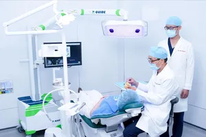 Nha Khoa Kim mở cửa xuyên trưa: Trồng răng Implant với thời gian cấy chỉ 5-10 phút/trụ