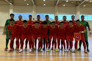 Đội tuyển futsal Việt Nam ở trận giao hữu với Iraq vào tối 17-5. Ảnh: ANH TRẦN